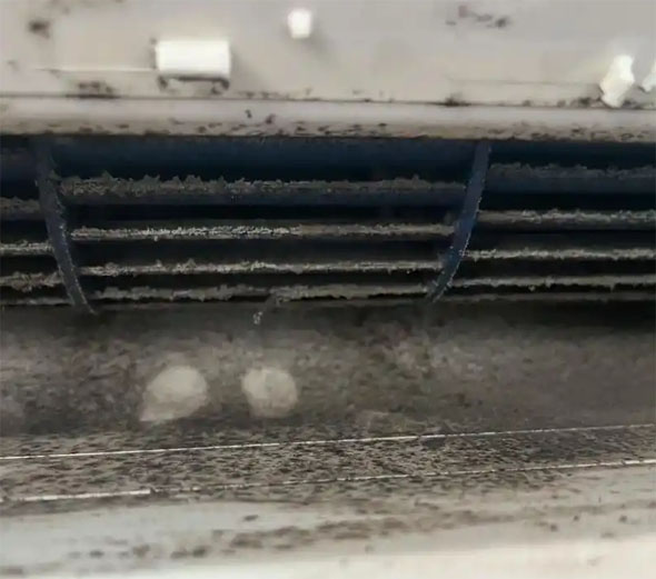 白沙空调吹的风有股烧焦味是怎么回事